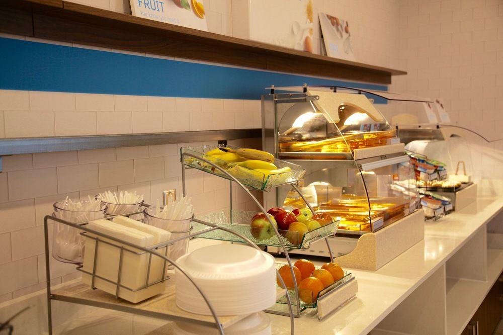 Holiday Inn Express & Suites Oswego By Ihg מראה חיצוני תמונה