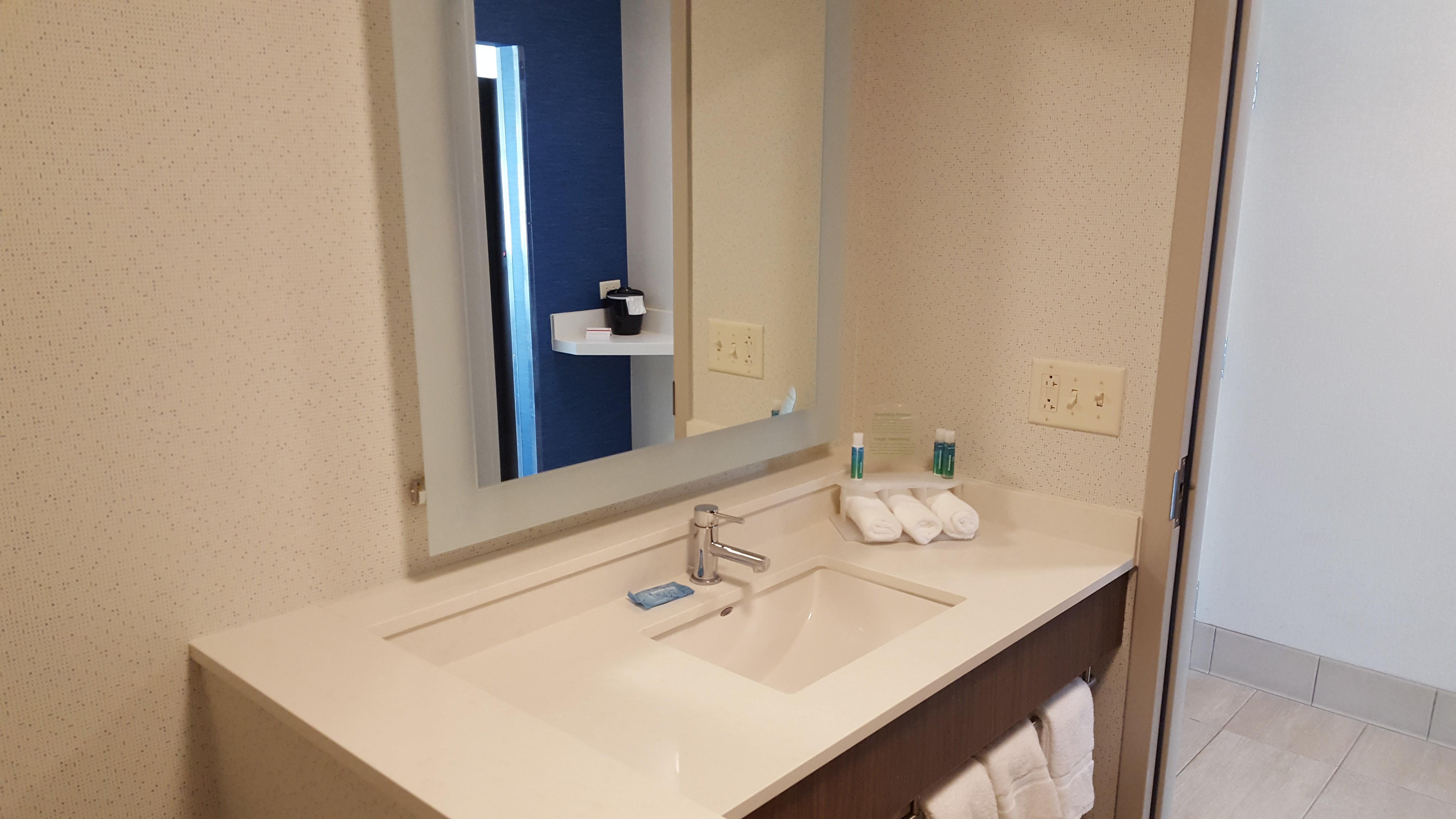 Holiday Inn Express & Suites Oswego By Ihg מראה חיצוני תמונה